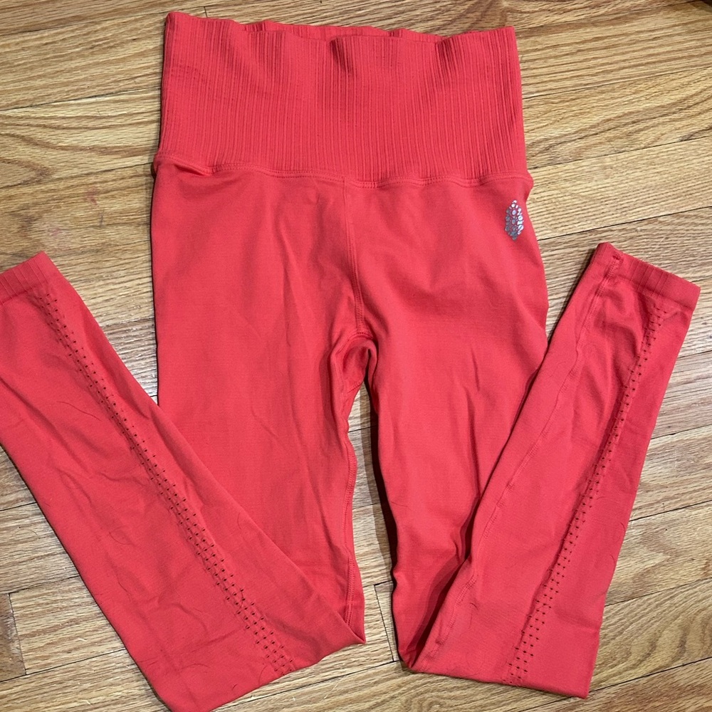 FREE PEOPLE MOVEMENT leggings